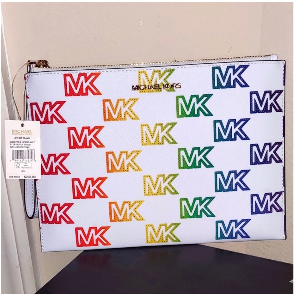 Brand new with tags Michael Kors wristlet